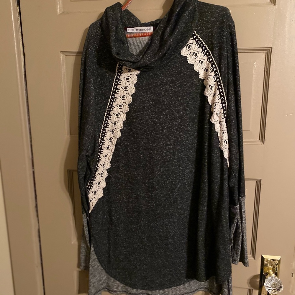 Maurices size 2 light sweater/ blouse